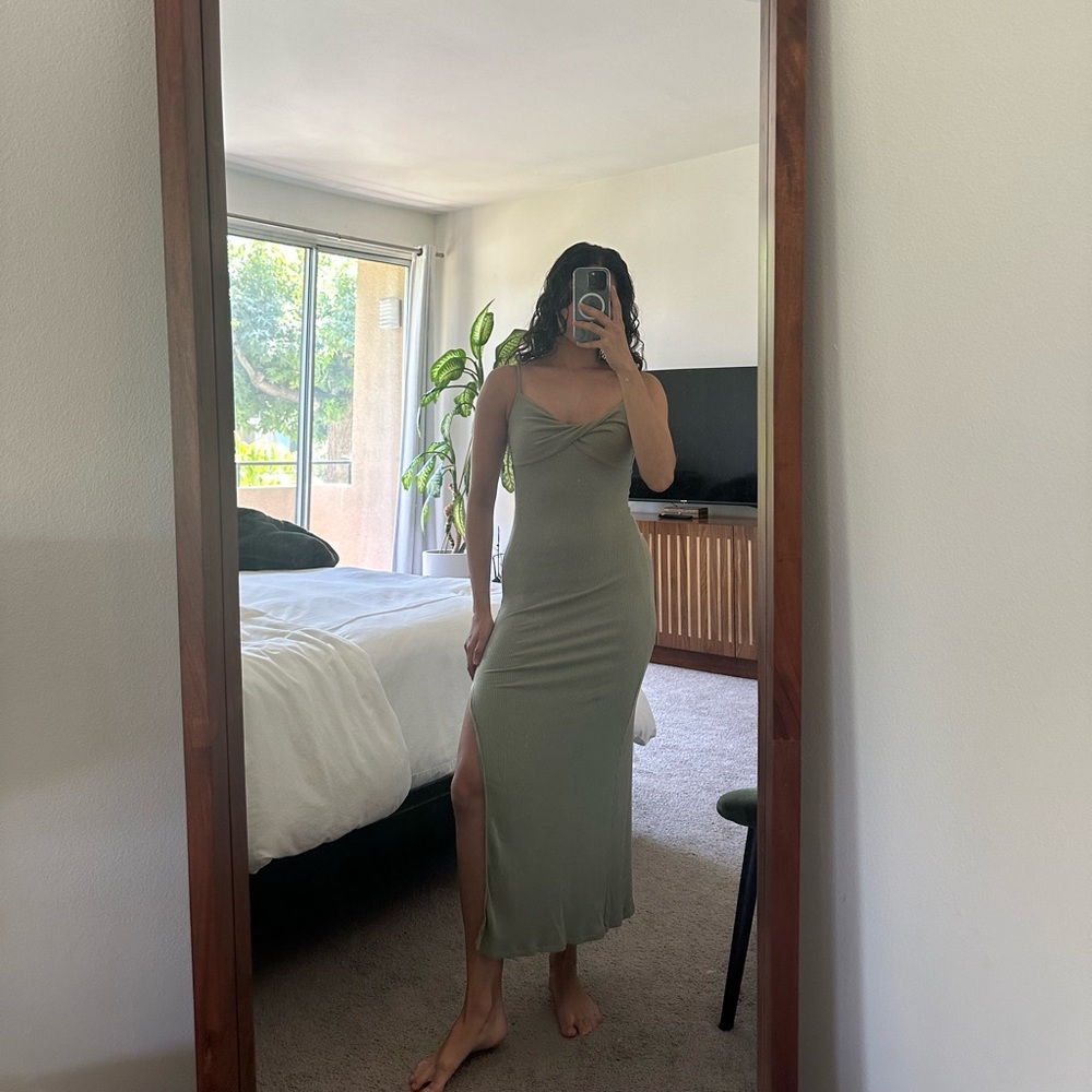 Aritzia Wilfred Green Dress